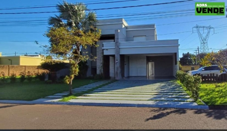 Sobrado de Alto Padrão no Condomínio...